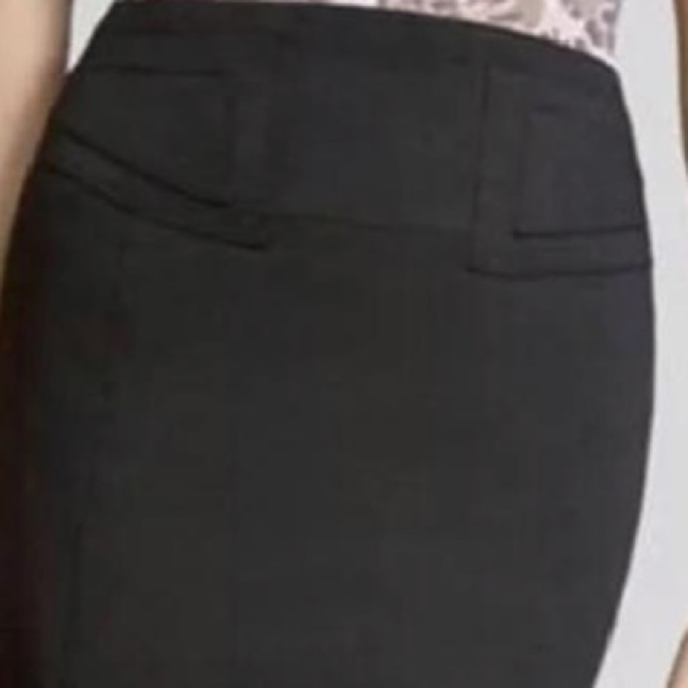 3/$15 EUC Express Detailed Pencil Skirt